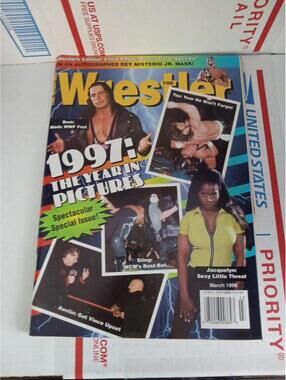1998  THE WRESTLER Magazine FN.6.5 Year in Pictures / Bret Hart / Sting Cb 52